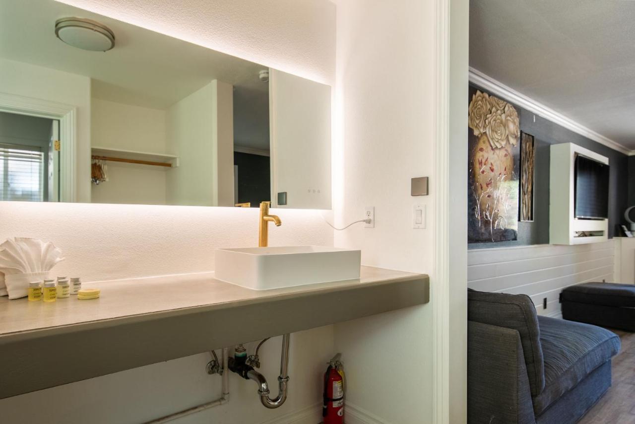 Big Bear Spa Suites Біг-Бер-Лейк Екстер'єр фото