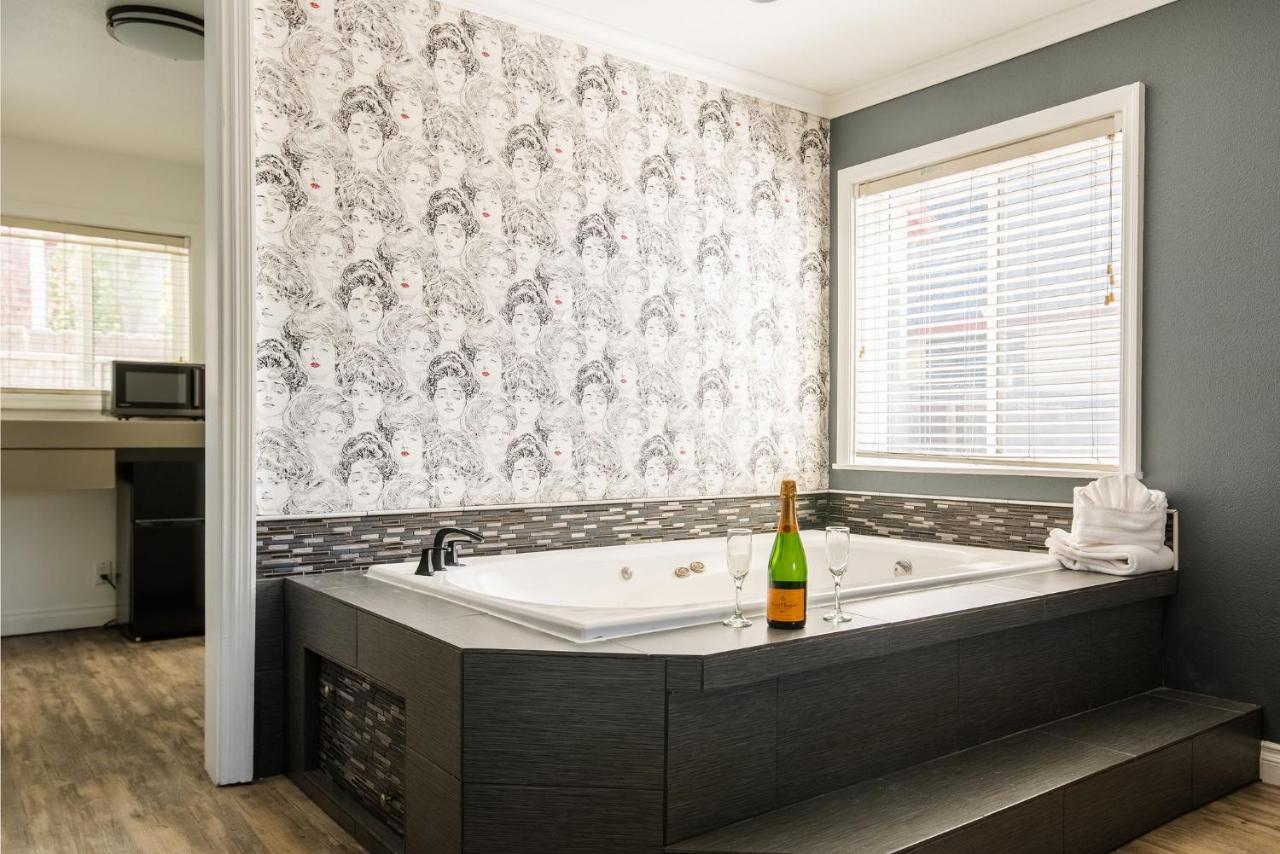 Big Bear Spa Suites Біг-Бер-Лейк Екстер'єр фото